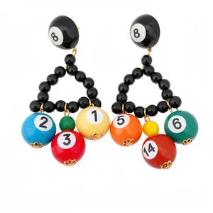 Boucles d'oreilles boules de billard numérotées avec design coloré en résine