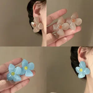 French Retro Acrylic Flower Stud Earrings For Women Exaggerated Niche Design Sky Blue Tea Jelly Earrings Silver Earring Post Jewelry