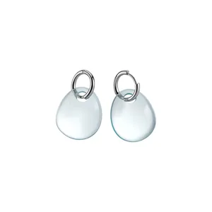 Eleganti orecchini ovali in acrilico azzurro per donna con cerchio.