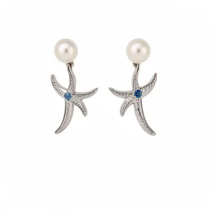 Eleganti orecchini a perno con perla e zirconi a forma di stella marina in argento