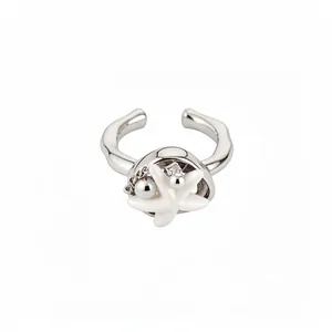 Bague ouverte en argent élégante avec étoile de mer blanche strass et chaîne style bohème
