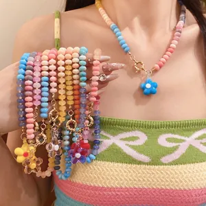 Set di collana e bracciale di perle colorate stile Dopamine con fiori colorati