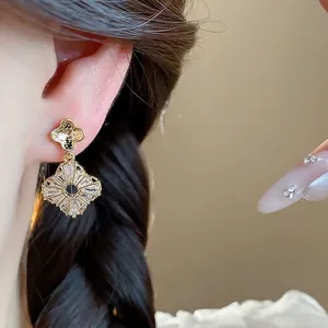Eleganti orecchini a goccia a fiore in zircone stile coreano con finitura oro vintage
