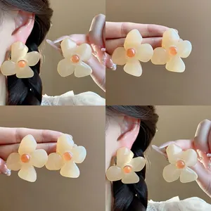 Vintage Resin Floral Stud Earrings With 925 Sterling Silver Earring Post Elegant Flower Shape Commuter Jewelry For Women