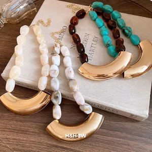 Vintage Acrylic Marble Beaded Necklace With Large Gold Crescent Metal Pendant Bohemian Light Luxury Clavicle Chain For Women Vacation Jewelry