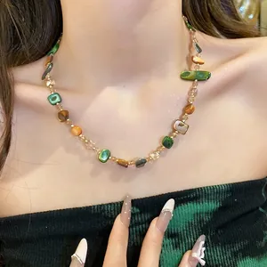 Collana vintage di perle di conchiglia irregolari stile retrò elegante per le donne