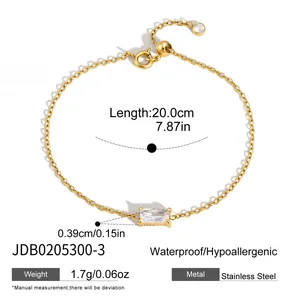 Adjustable 18k gold plated stainless steel bracelet with rectangular white zircon detail