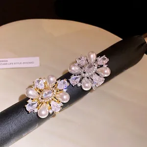 Bague vintage plaquée or 14 carats avec cristaux de zircon et perles goutte d'eau