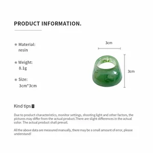 Detailed product info for green marbled resin ring with size 3cm x 3cm and weight 8.1g