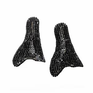 Orecchini vistosi con strass neri, geometria irregolare, perni in argento per donne
