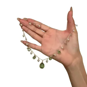 Elegant pearl necklace with green teardrop crystal pendants for women, vintage style