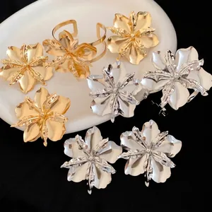 Vintage Smooth Metal Flower Ring Earrings Bracelet For Women Western Exaggerated High End Glossy Iron Jewelry Fashion Hand Ornament