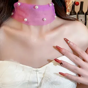 Elegante choker in rete rosa con perle per donna, collana in tulle estetico di lusso