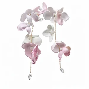 Élégantes boucles d'oreilles à fleurs en tissu et pompons rose et blanc, style féerique