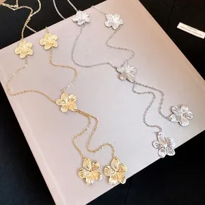 Collar con Colgante de Flor y Borla para Mujer en Hierro Chapado en Oro y Plata Cadena Larga Joyería Elegante Minimalista