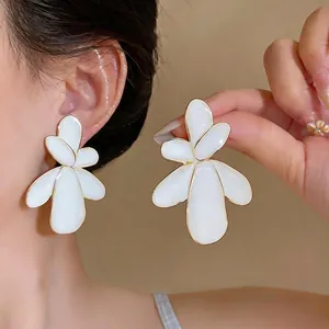 European Style Exaggerated Round Flower Stud Earrings For Women White Drip Glaze Alloy Earrings With 925 Sterling Silver Earring Post Jewelry