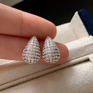 Orecchini a Bottone alla Moda in Zirconia a Forma di Goccia Base in Rame Tonalità Argento Gioielli Con Perno in Argento Donna