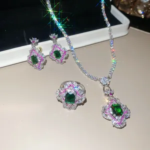Parure de bijoux de luxe avec fleurs en zircon vert émeraude, collier et boucles