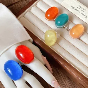 Vintage Resin Oval Ring For Women Minimalist Fashion Geometric Finger Ring Luxury Smooth Resonant Jewelry Accessories
