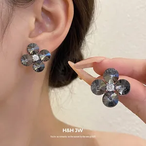 Elegant Copper Flower Stud Earrings With Rhinestone And Silver Earring Post Korean Style Luxury Minimalist Women Jewelry