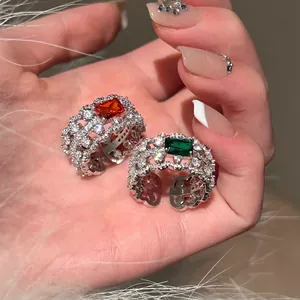 New Chinese Style Hollow Out Rhinestone Ring Emerald Green Copper Open Adjustable Ring For Women Retro Luxurious Finger Jewelry Gift