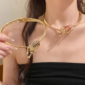 High-end gold leopard drip oil choker necklace with exaggerated geometric design for women