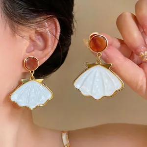 Vintage Beach Vacation Shell Pendant Stud Earrings For Women Resin Alloy Gold Edging Fashion Jewelry 925 Sterling Silver Post Accessory