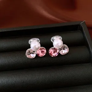 Eleganti orecchini a clip con perle e cristalli rosa per orecchie senza buco in scatola