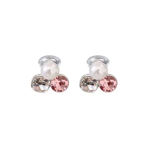 Eleganti orecchini a clip con cristalli e perle per lobi non forati, pietre rosa e champagne.