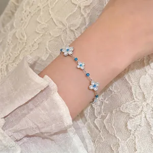 Bracciale a Fiore in Zirconia di Lusso Leggero per Donna in Rame Placcato Argento Catena Regolabile a Scomparsa Gioielli Minimalisti
