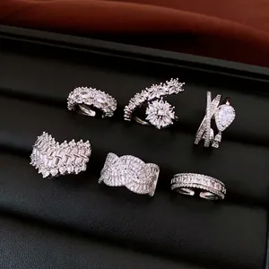 Vintage Copper Zirconia Floral Open Ring For Women Luxurious Heart Rhinestone Finger Ring Adjustable Fashion Jewelry