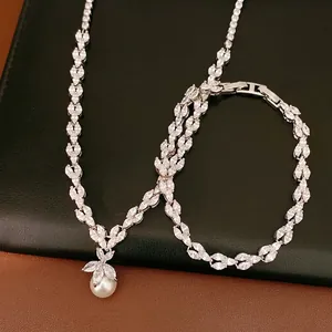 Parure de Bijoux Collier et Bracelet en Zirconia Marquise Luxe Léger Cuivre Plaqué Argent Pendentif Perle Artificielle pour Femmes