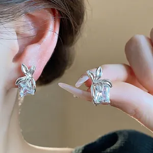 Orecchini a Bottone in Rame Zirconia Fiore Per Donna Con Perno in Argento Sterling 925 Lusso Leggero Zirconia Quadrata