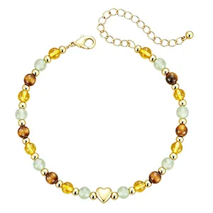 Vue détaillée d'un bracelet en perles avec pendentif cœur doré et diverses pierres