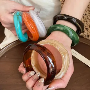 Irregular Geometric Acrylic Marbled Bracelet For Women Modern Resin Marble Pattern Chunky Bangle Light Luxury Style Fashion Hand Jewelry Minimalist Gift