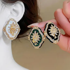 Vintage Palace Style Rhinestone Flower Stud Earrings For Women Light Luxury Gold Plated Alloy Flower Earrings Gift Jewelry