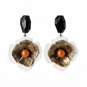 Pendientes de flores vintage de acrílico con cuentas negras y pétalos de bronce