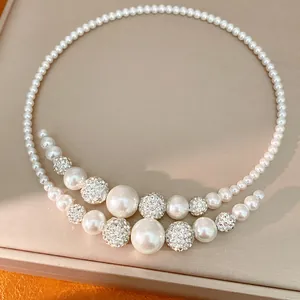 Elegante girocollo a doppio strato di perle con perline di strass e perle di diverse dimensioni