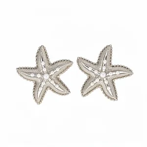 Eleganti orecchini a perno a forma di stella marina argento con perle bianche