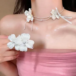 Set di Gioielli in Perle Artificiali e Fiori in Vetro Fatti a Mano per Donna Stile Vacanza Orecchini con Perno in Argento Sterling 925 e Collana