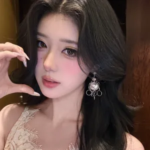 Vintage Luxury Artificial Pearl Metal Chain Dangle Earrings For Women Geometric Round Entwined Dream High-End Jewelry Earrings With Steel Earring Post