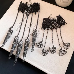 Gothic vintage black lace hand harness with hollow-out finger rings and claw nails