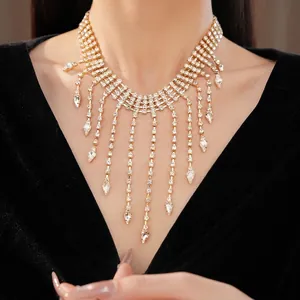 Exquisite rhinestone teardrop fringe necklace in a luxurious palace style for women