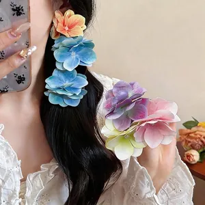 Eleganter süßer Stoffblumen Haarschmuck mit bunten Farbverlauf Blütenblättern für Damen