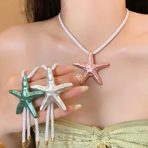 Collier Pendentif Étoile de Mer Style de Vacances Luxe Léger Goutte d'Huile Alliage Collier pour Femmes Corde Tressée Blanche Bijoux