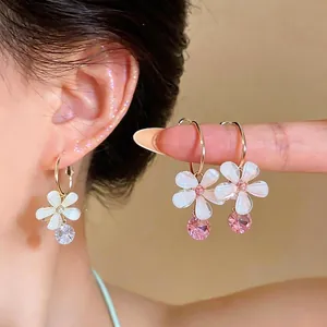 French Style Resin Flower Stud Earrings With Rhinestone 925 Sterling Silver Earring Post Elegant Gold Sweet Jewelry For Women