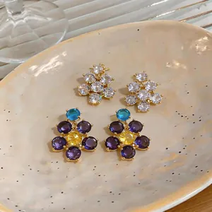 Elegante französische Vintage-Zirkonia-Blumenohrringe in unterschiedlichen Farben