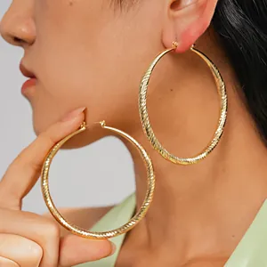 Fashionable Iron Faceted Hoop Earrings For Women Geometric Metal Round Earrings Electroplated Minimalist Jewelry Personalized Accessory