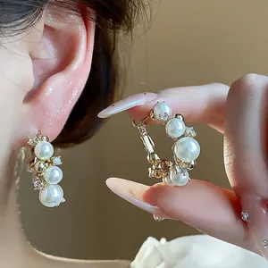 Boucles d'Oreilles Clous en Forme de C Rondes Plaquées Or 14K avec Tige en Argent Sterling 925 Perle Artificielle Strass pour Femme