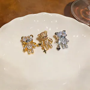 Eleganti clip per orecchie orso in zircone placcato oro 18k con cuore e stella per lobi non forati